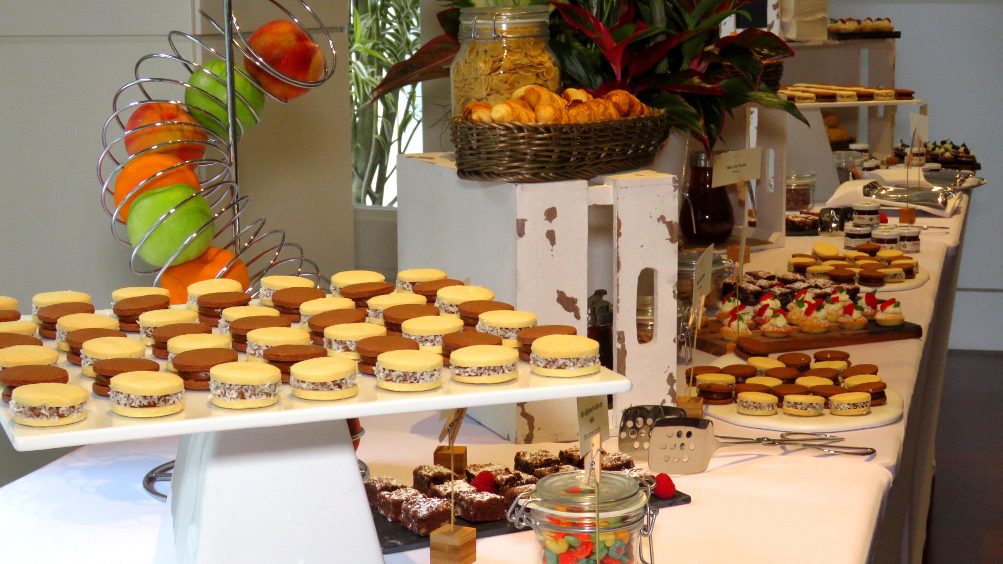 Central Hotel Panama Casco Viejo Ngoại thất bức ảnh A dessert buffet