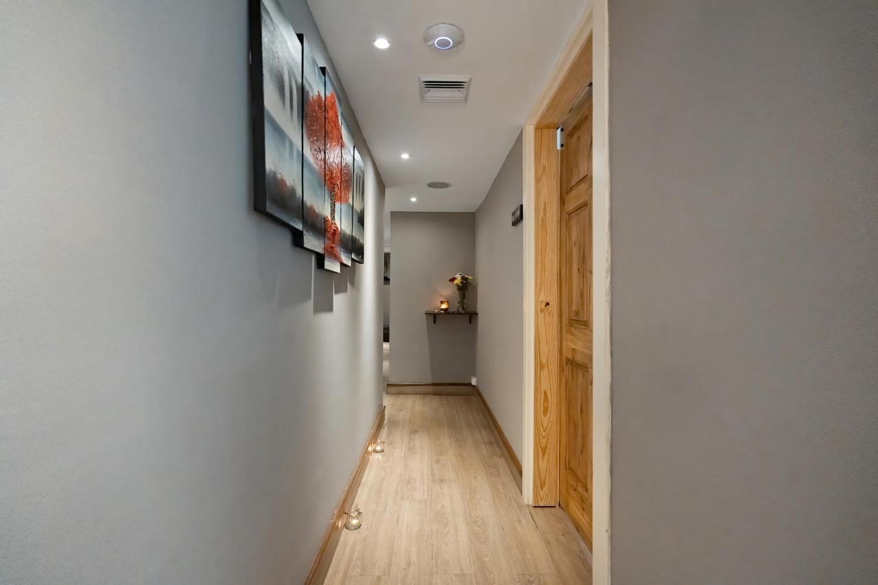 Central Hotel Panama Casco Viejo Ngoại thất bức ảnh A corridor in a house
