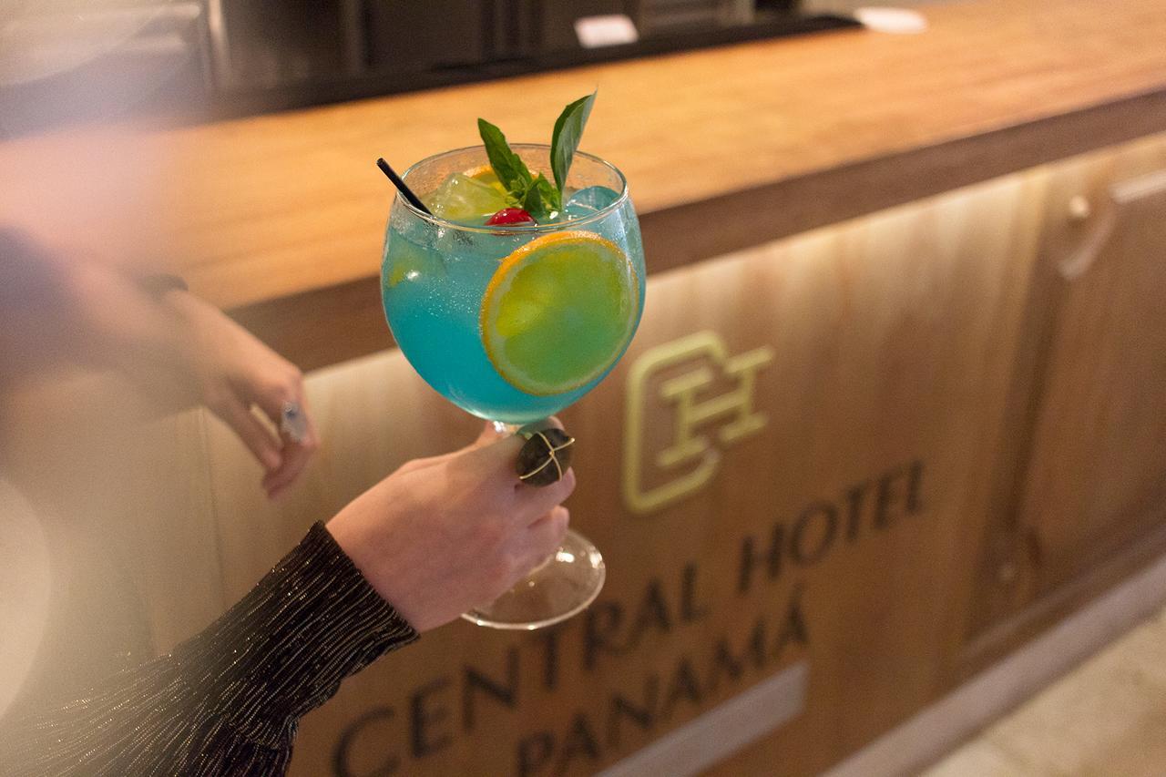 Central Hotel Panama Casco Viejo Ngoại thất bức ảnh A blue Hawaii cocktail