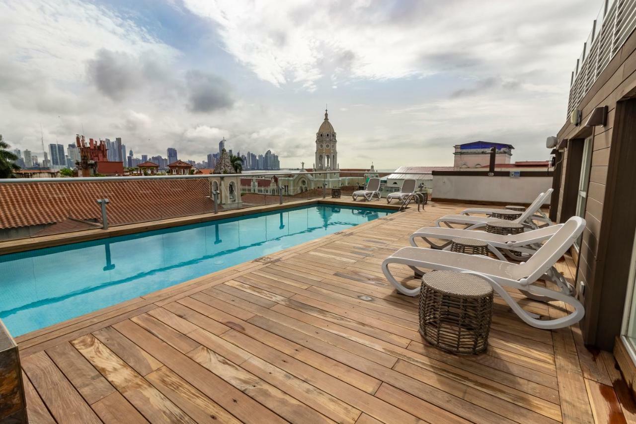Central Hotel Panama Casco Viejo Ngoại thất bức ảnh Rooftop pool at Hotel Icon